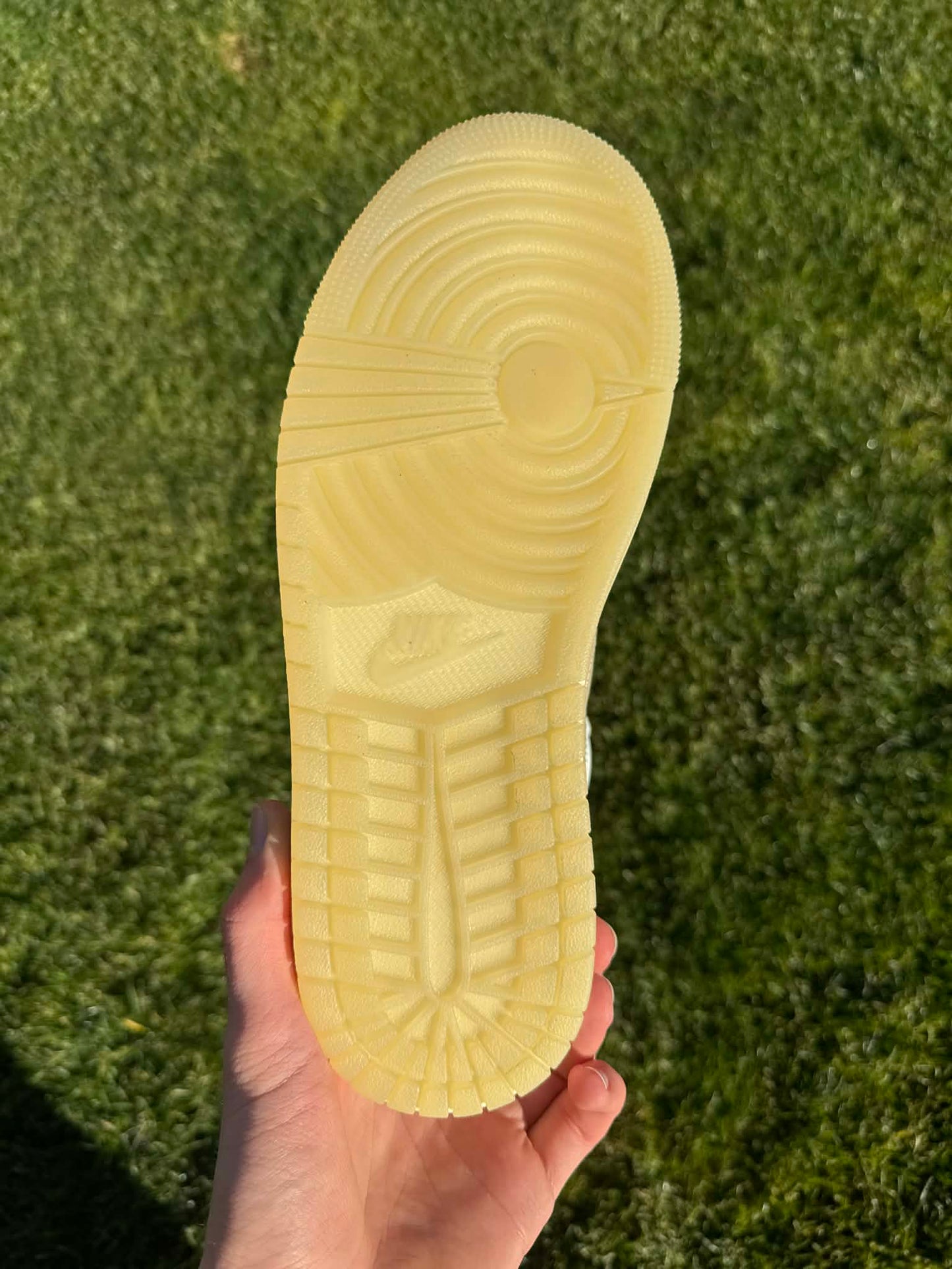 Jordan 1 low "Team Gold"
