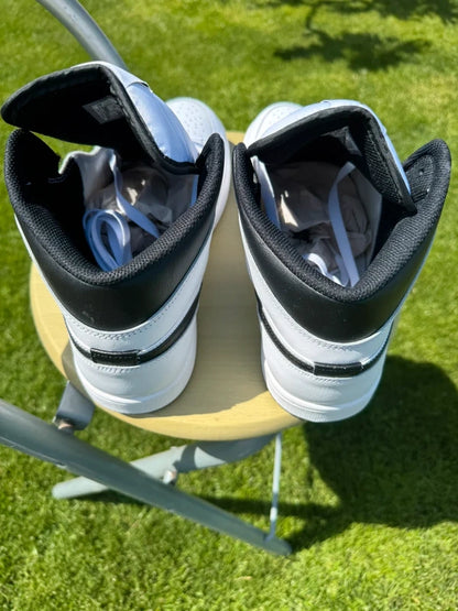 Jordan 1 Mid "Reverse Panda"