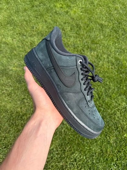 Nike Air Force 1 "Tripple Black Nubuck"