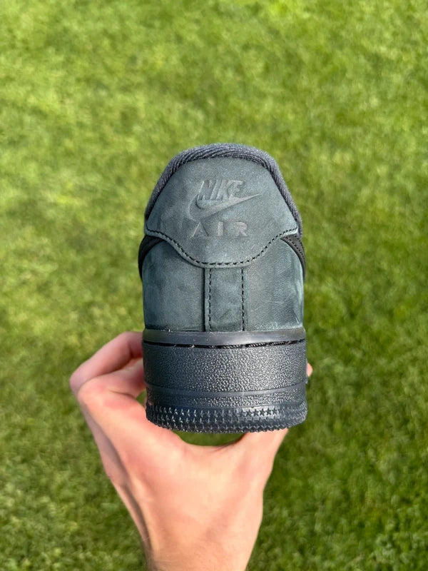 Nike Air Force 1 "Tripple Black Nubuck"