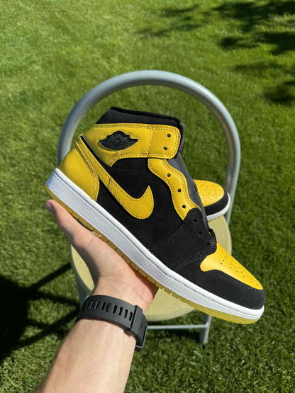 Jordan 1 mid "New Love"