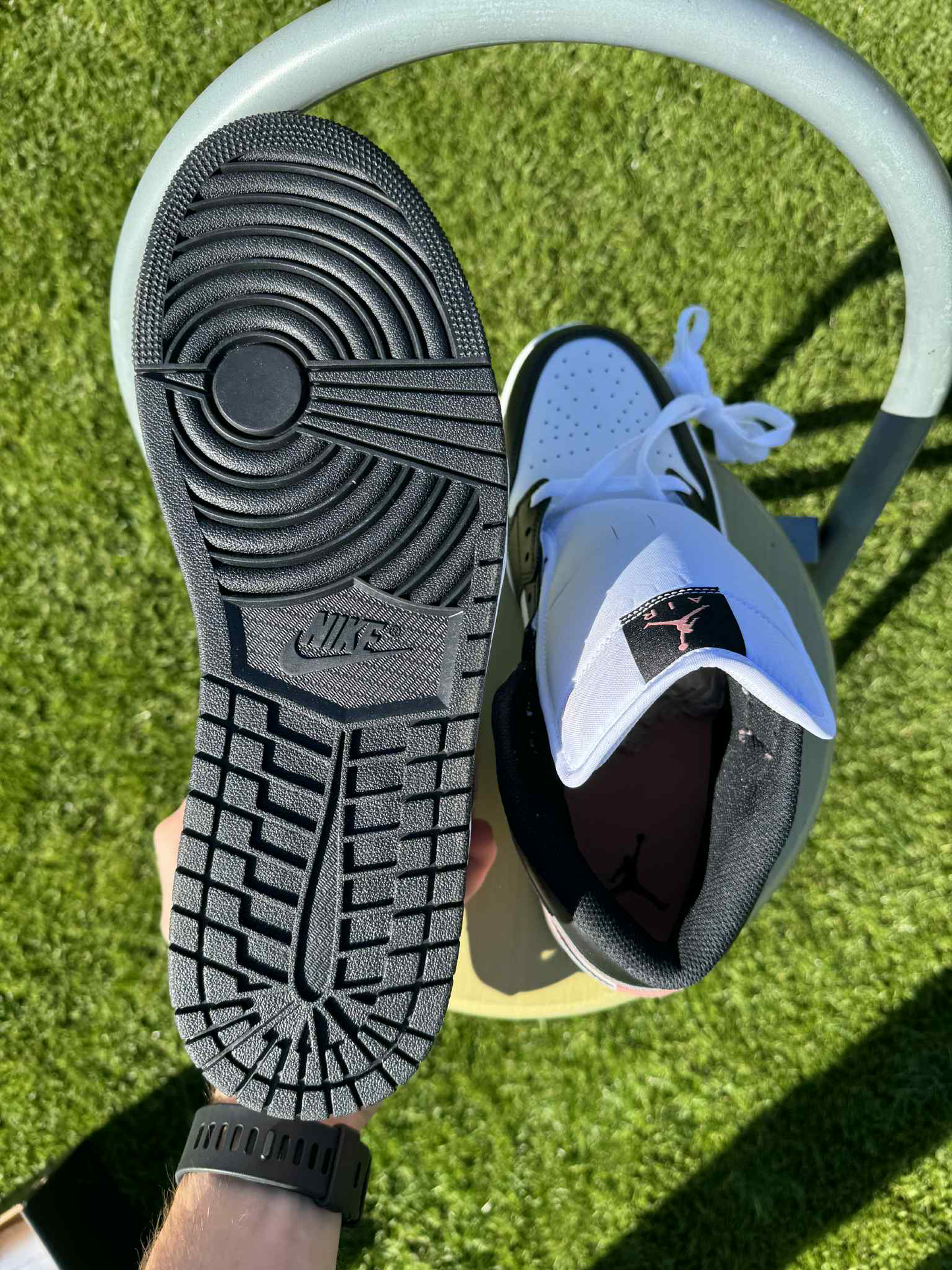 Jordan 1 Mid "White Rust Pink Black"