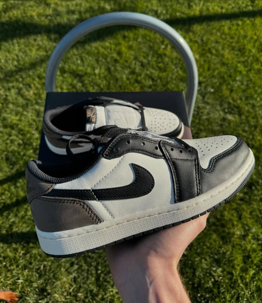 Jordan 1 Low 'Mocha'