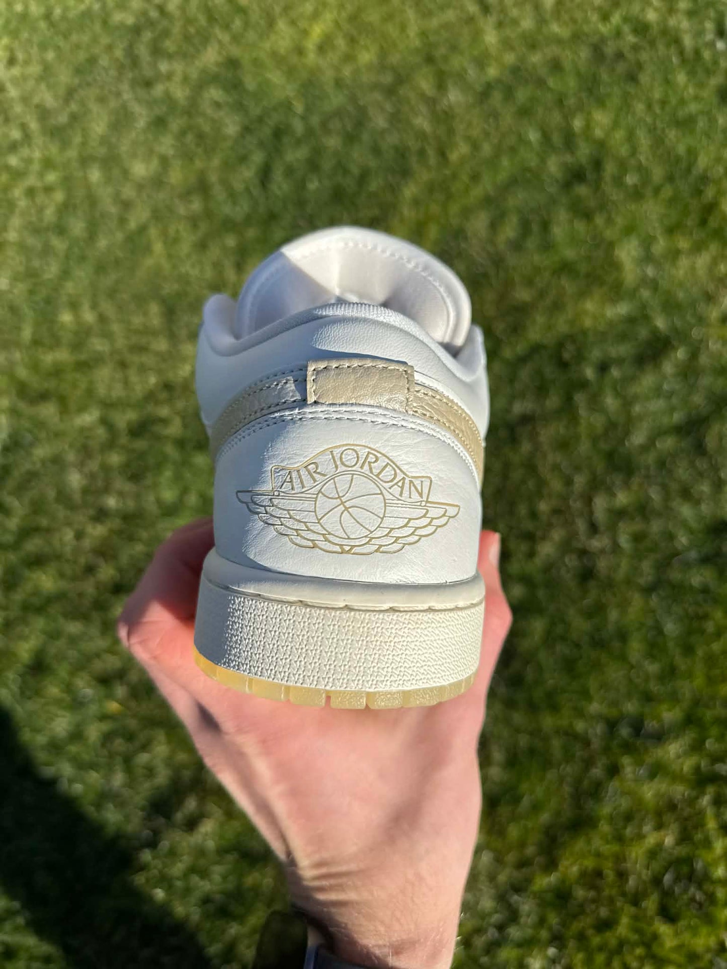 Jordan 1 low "Team Gold"